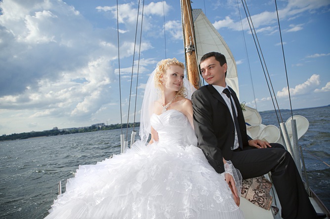 top-reasons-to-renew-your-vows-on-a-private-yacht